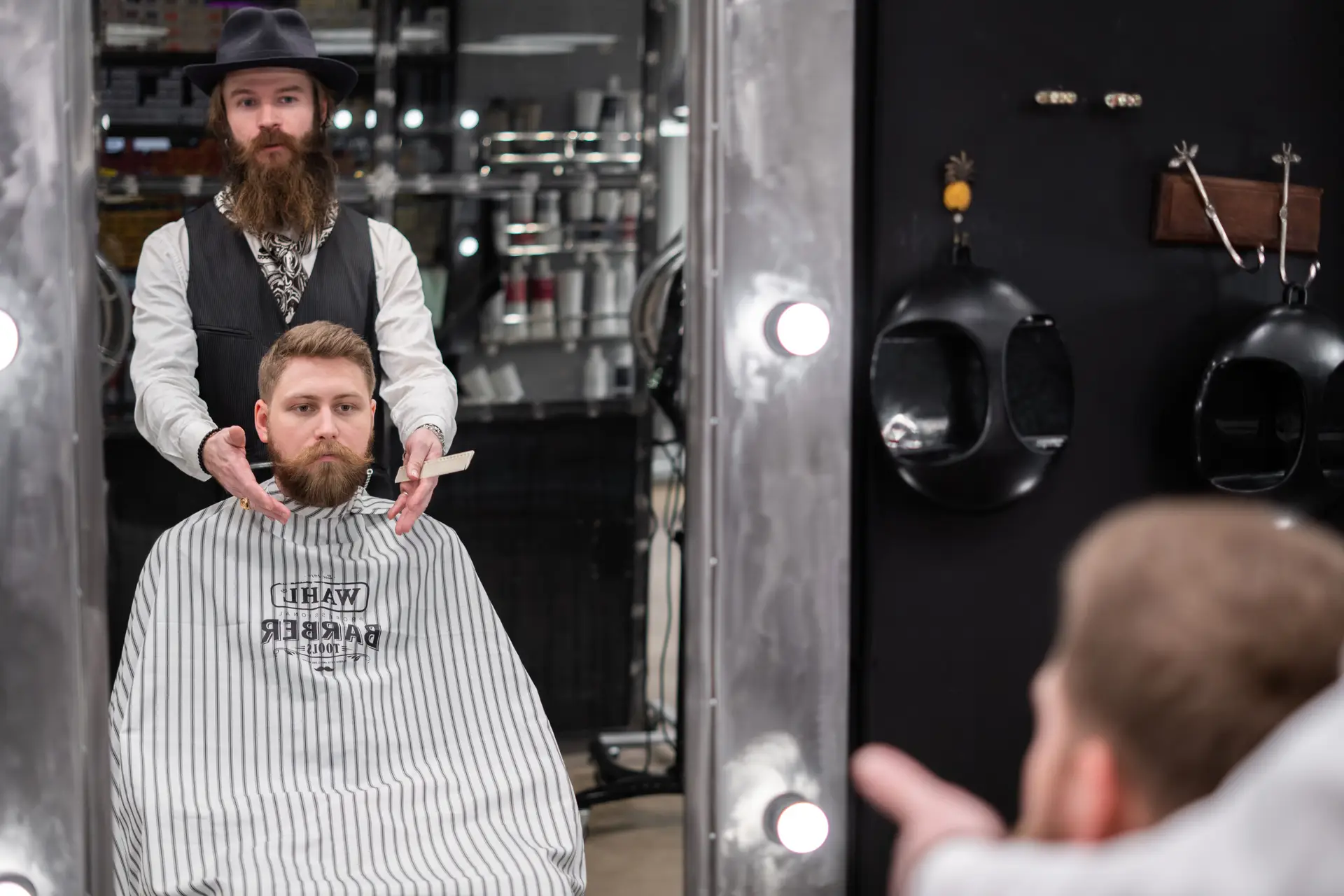 Bence, barber