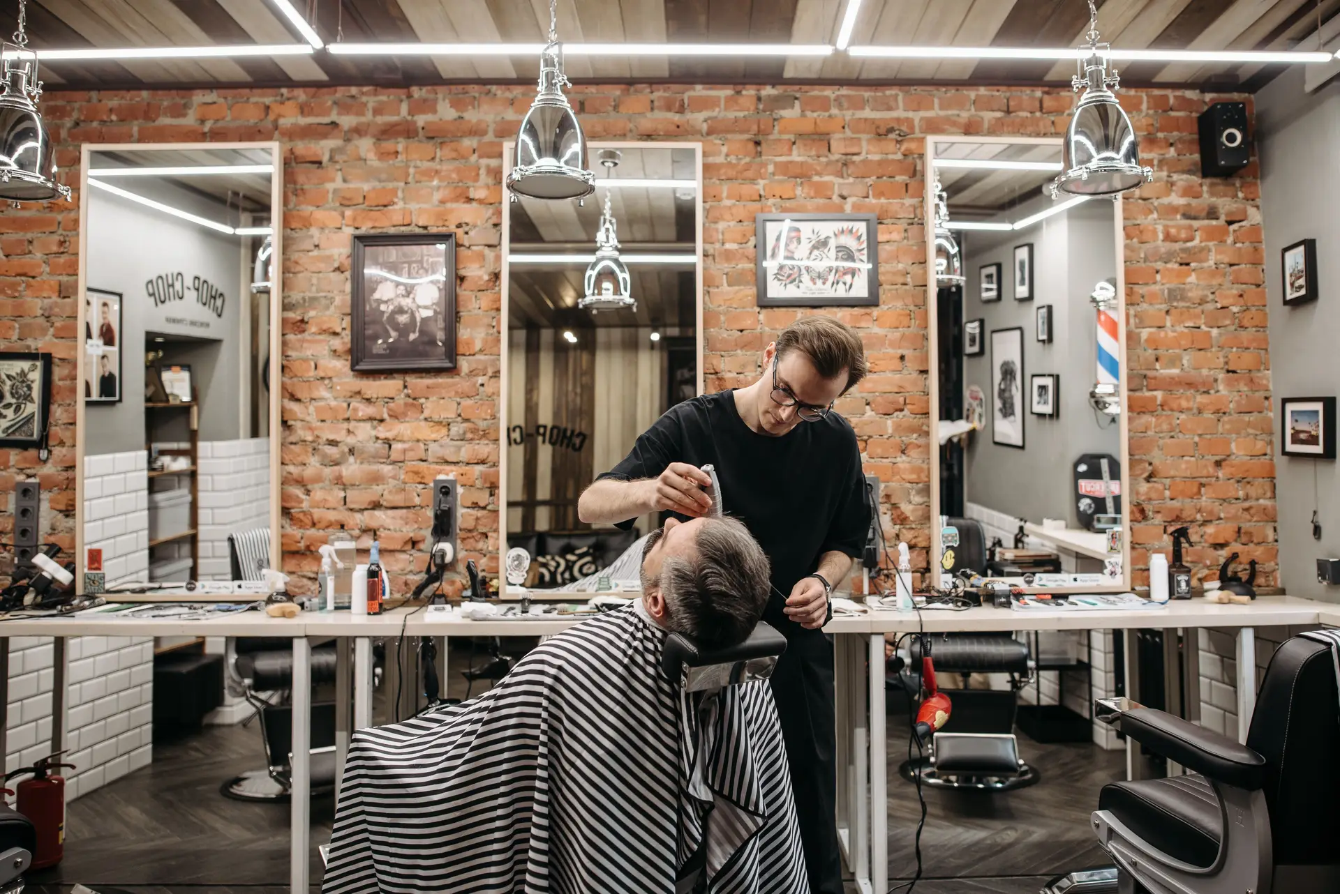 A Calvessiaivorystudio barbershop belső tere